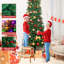 Arbre de Noël avec pommes de pin-1000491169