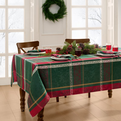 Lialah Jacquard Tablecloth