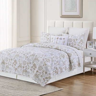 Carmella Fields Full/Queen 3-Piece Quilt Bedding Set