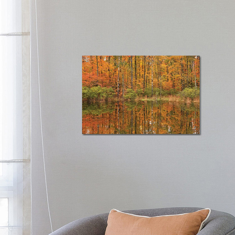 «Autumn Pond Reflections» par Brian Wolf - photographie sur toile tendue, H 18 po x l 26 po x P 1,5 po