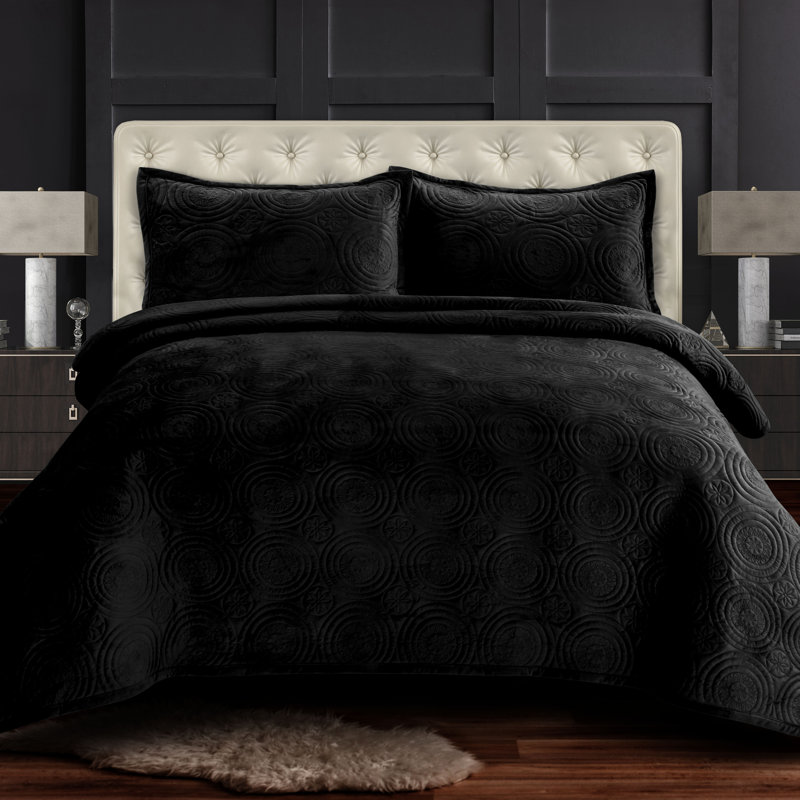 Capri Velvet Quilt, Twin Quilt + 1 Standard Sham, Black
