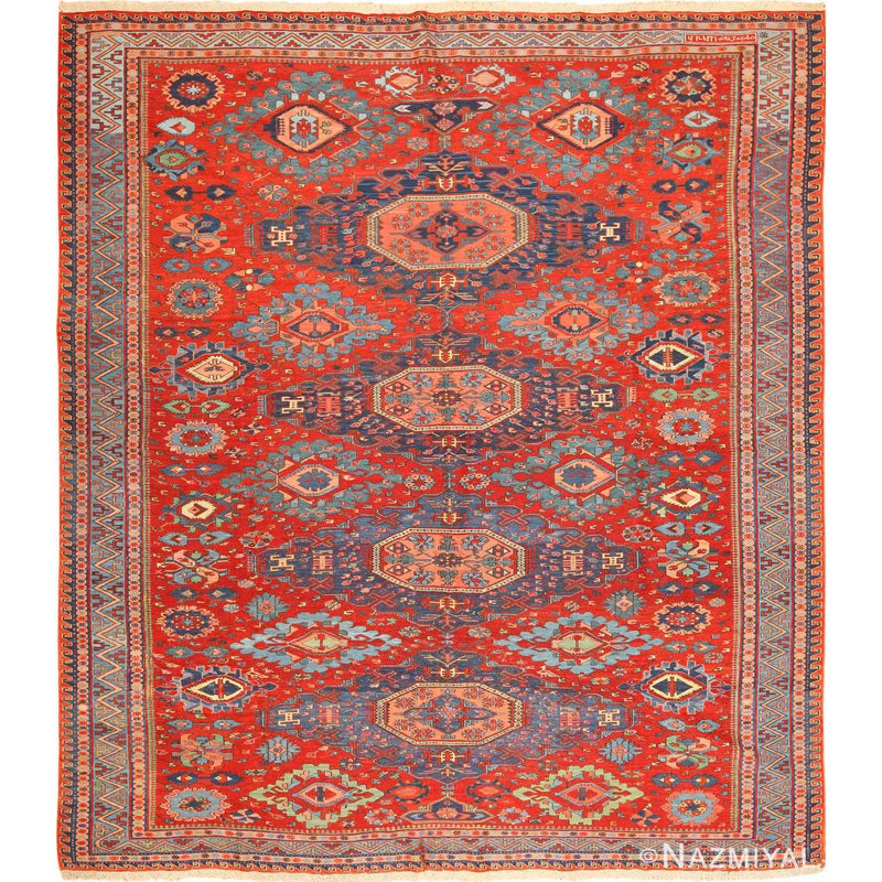 Tapis soumak tribal antique tissé à plat