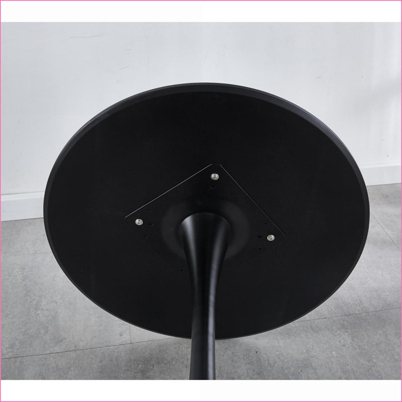 Table basse noire en MDF avec pieds en métal, stable et facile à nettoyer pour le salon