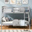Lit superposé simple au-dessus d'un lit double gris, offrant un lit de chambre à coucher maximum, garde-corps gris pour une sécurité inégalée-723459973