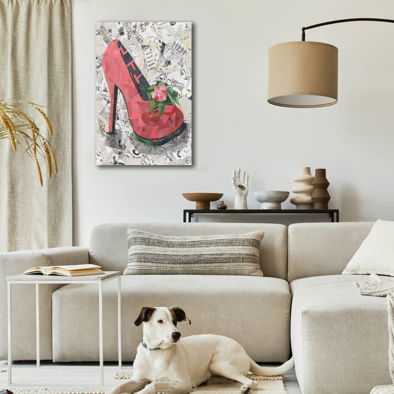 Art mural en verre Epic Art «Couture Shoes 1» par Coco Good, H 36 po x l 24 po x P 0,2 po