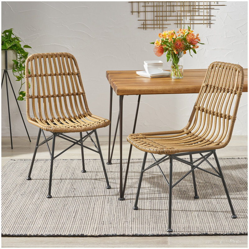 CHAISE SAWTELLE