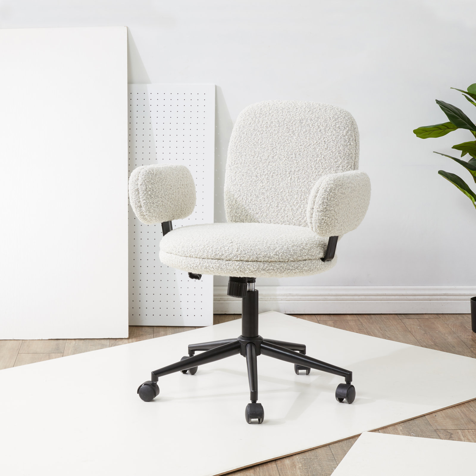 Arwen Swivel Office Chair, White