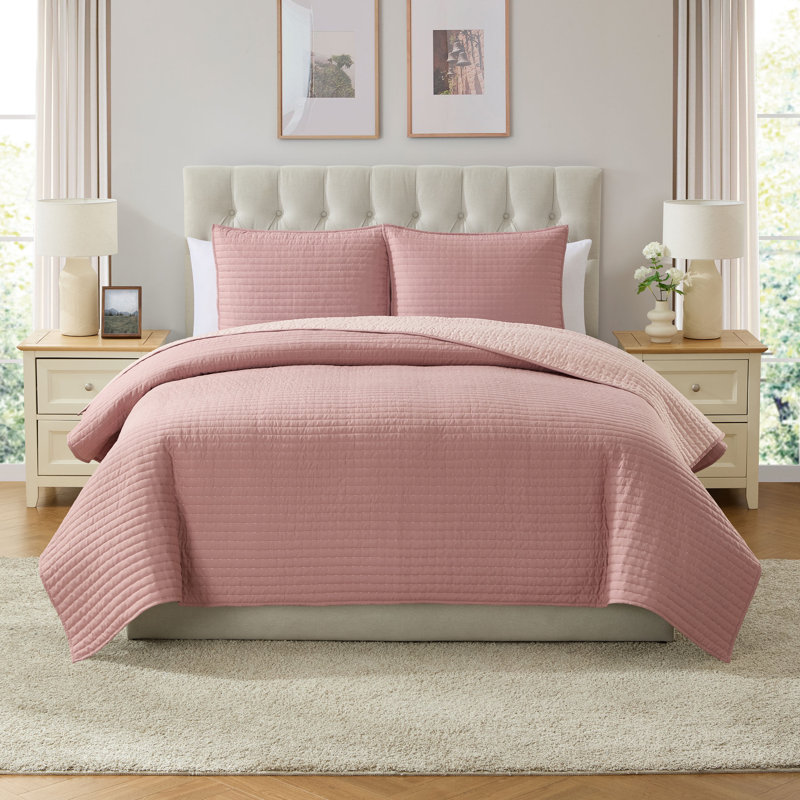VCNY Home Embroidered 3-Piece Pick Stitch Microfiber Quilt Set, Queen Quilt + 2 Shams, Pink
