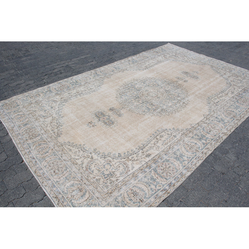 Tapis turc rétro fait à la main dans des tons de terre avec un design traditionnel pour la décoration intérieure