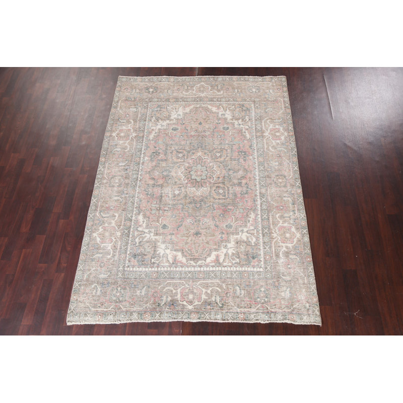 Très bon (velours uniformément bas) rose Heriz géométrique; oriental