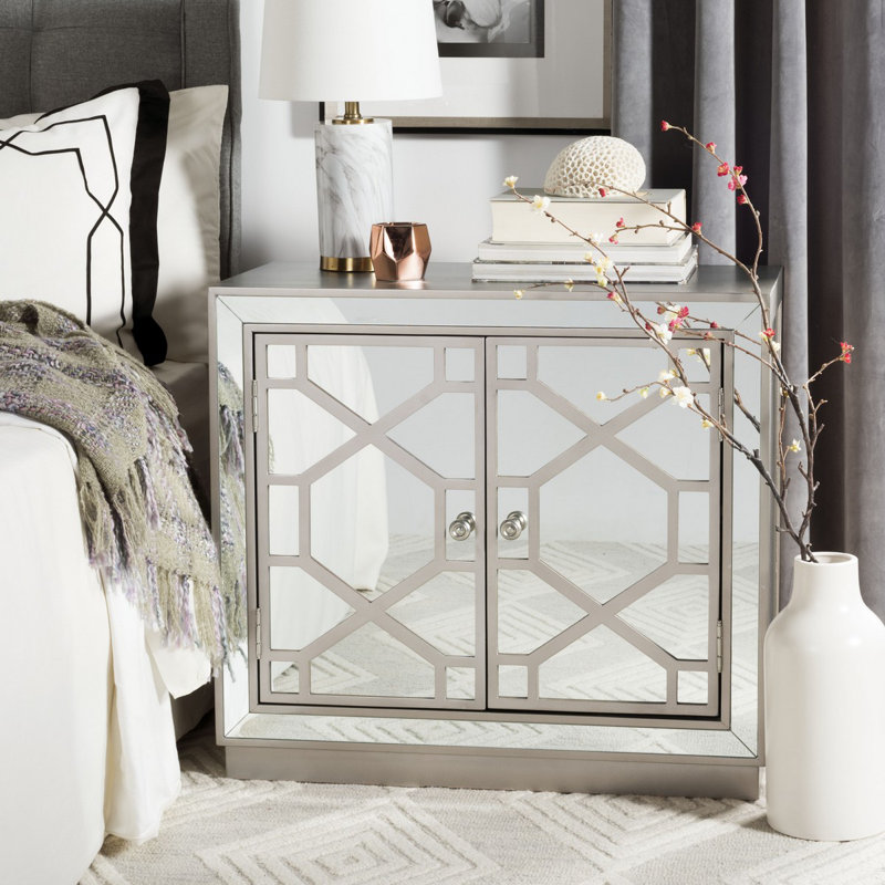 Bronno Accent Cabinet, Champagne