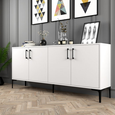 Console Jamarcus Modern White avec pieds et poignées en métal 70,9 po x 30,7 po x 13,8 po | 100% panneau de particules enduit de mélamine, épaisseur: 0,7 pouce | Conception murale avec de nombreuses tablettes | Élégant et fonctionnel pour le salon ou le vestibule