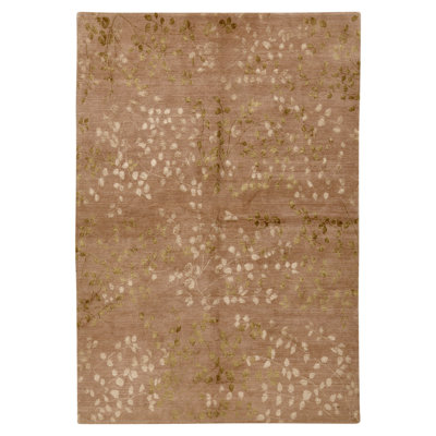 Hand Knotted Wool Area Rug in Peach