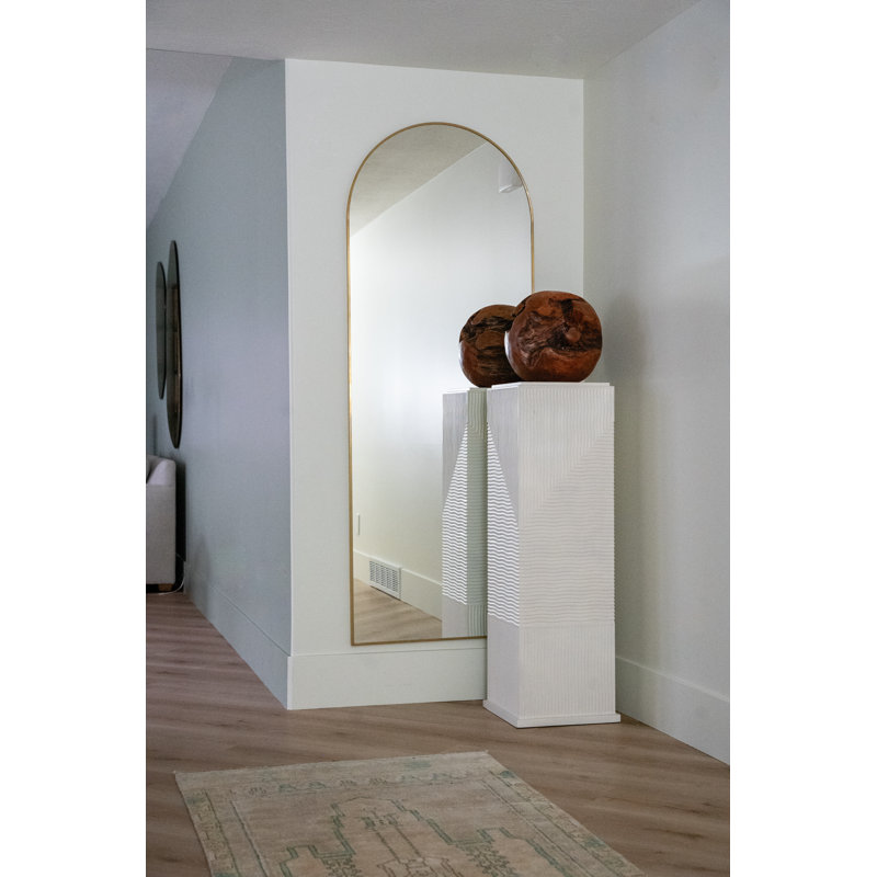 Lucca Pedestal 45"