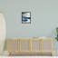Cadre flottant de plage tropicale aux tons bleus, design par Carol Robinson-409088530-409088531