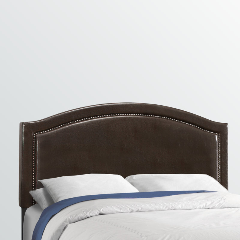 Grand lit tapissier en simili cuir brun Mirari, H 51,39 po x l 64,21 po x L 85,58 po