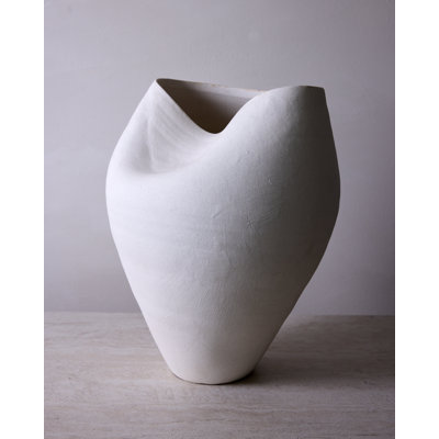 Delamo Vase