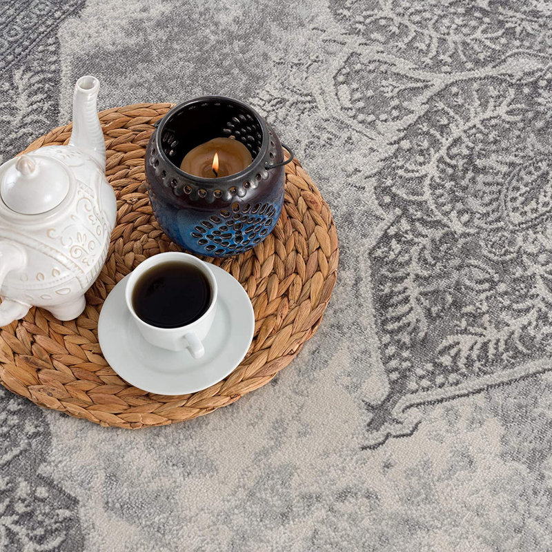 Tapis gris délavé à médaillon, Rectangle de 5 pi x 8 pi