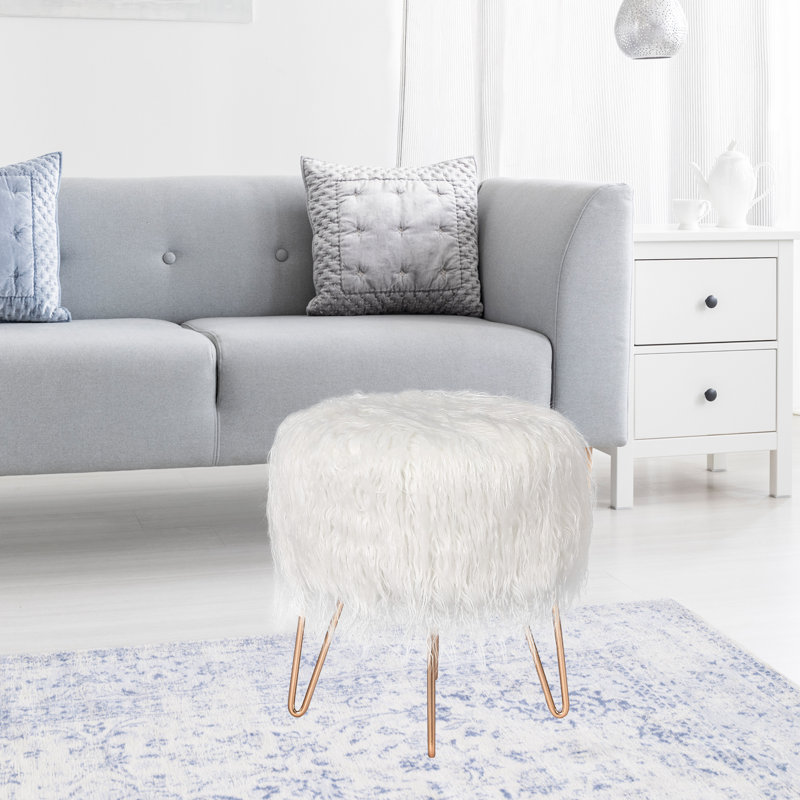 Repose-pieds en fausse fourrure, Gris