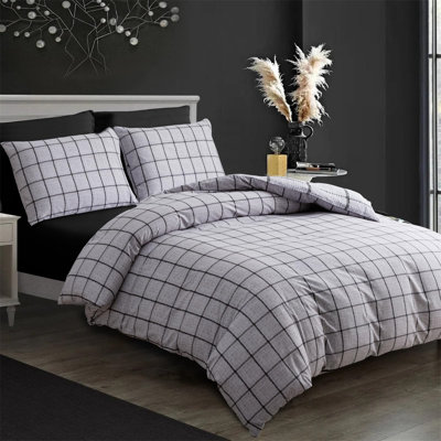Rayelynn Duvet Cover with Pillow Shams