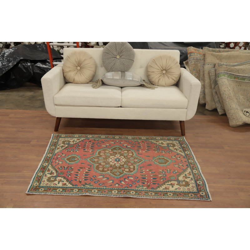 Tapis traditionnel rose en laine 3x5