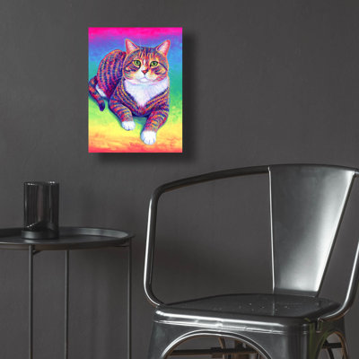 «Vibrant Rainbow Brown Tabby Cat» par Rebecca Wang, art mural en verre acrylique