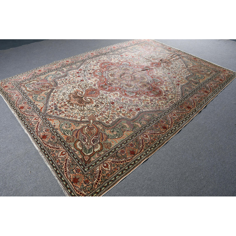 Tapis traditionnel turc tissé à la main dans des tons terreux, idéal pour un décor classique et rustique