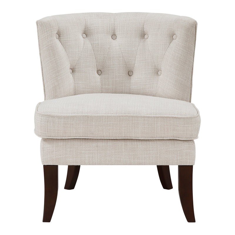 Chaise beige classique avec capitonnage délicat, pieds en bois massif pour un espace de vie élégant, Beige