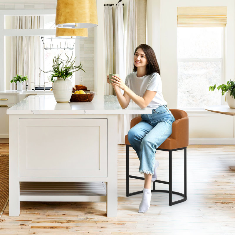 Tabouret 27 "en bois massif Alyce, Brun jaunâtre / similicuir