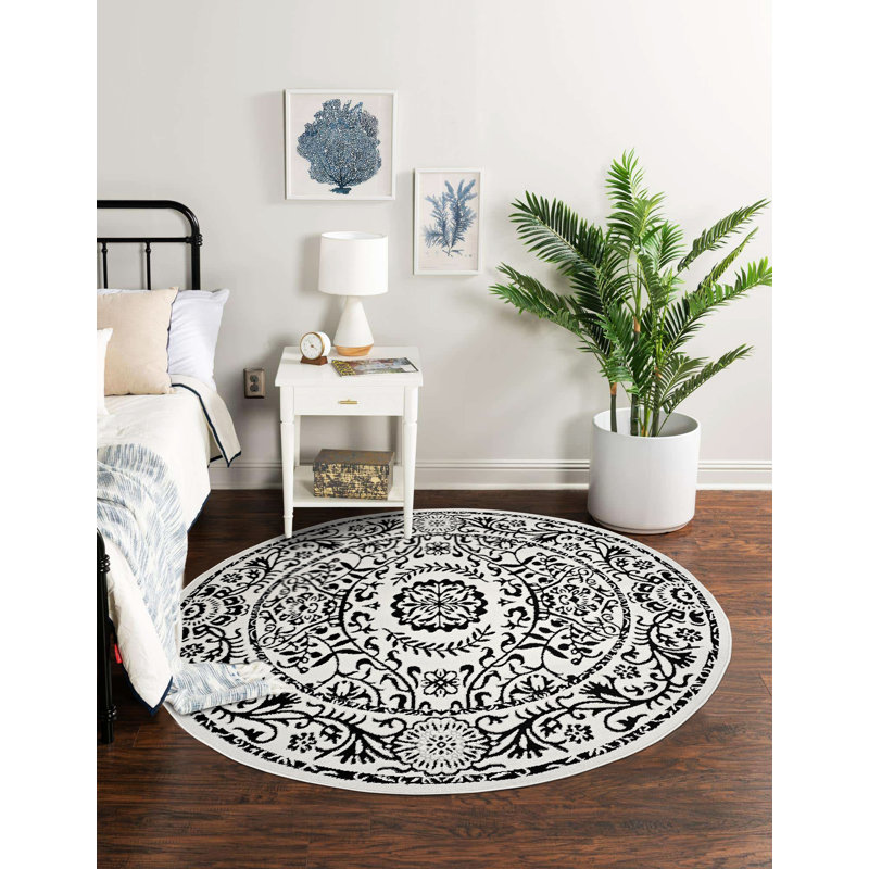 Clinetta Floral Indoor Rug, Round 6'