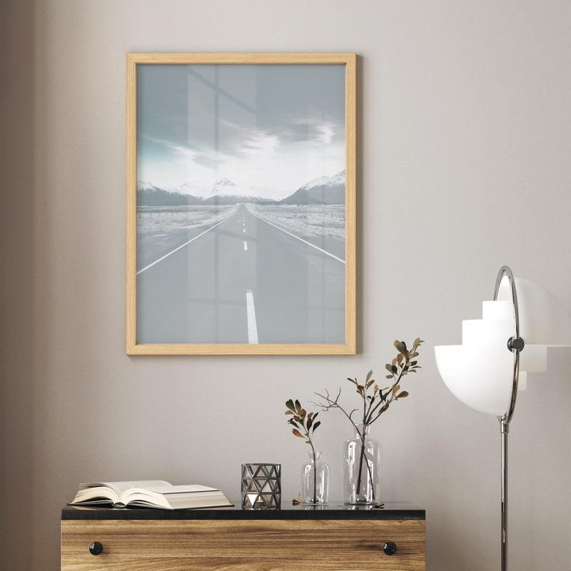 Illustration d'une petite œuvre d'art sur fond gris, H 14 po x l 11 po, Naturel