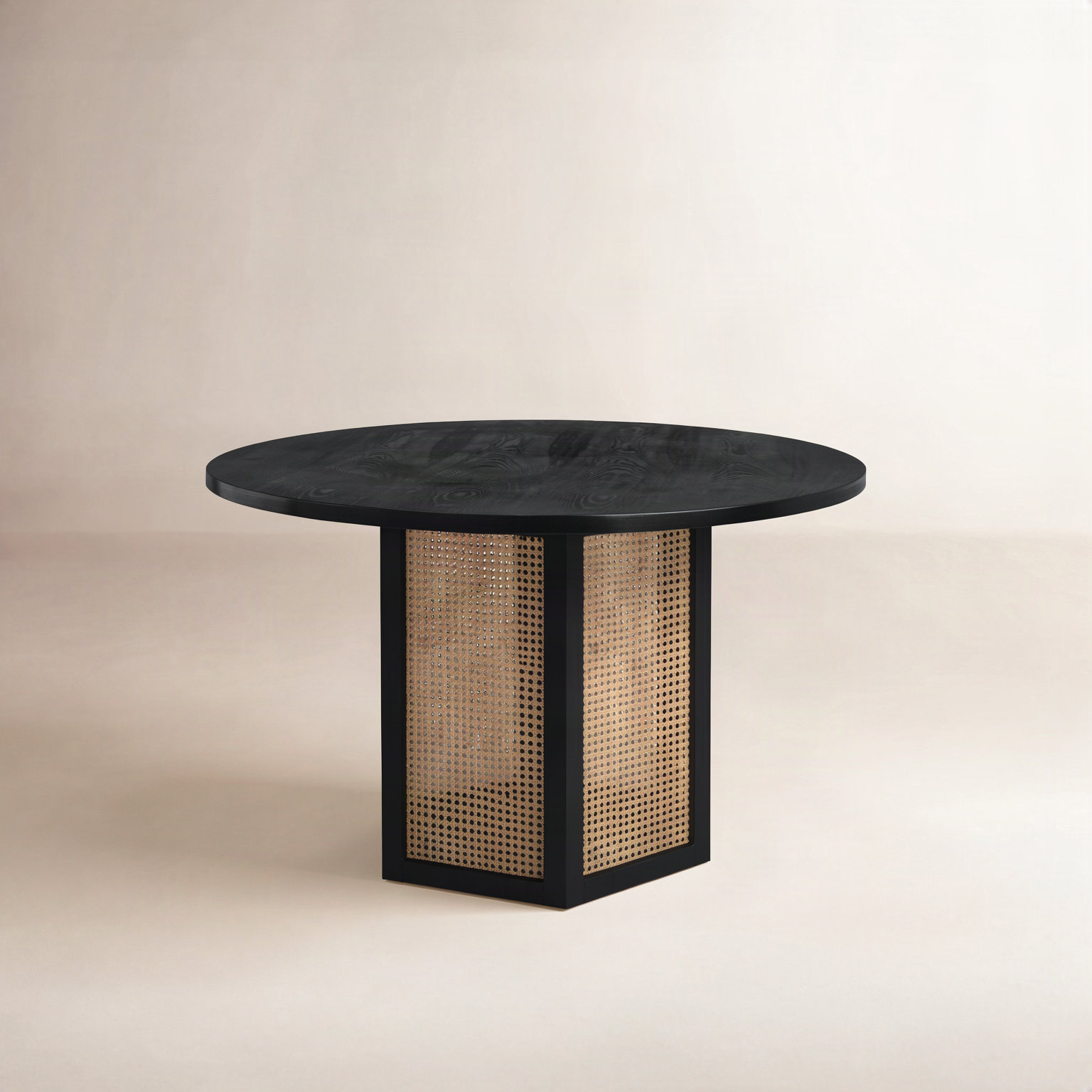 Pacetti 47.3'' Round Dining Table, Black, Light Natural/Black