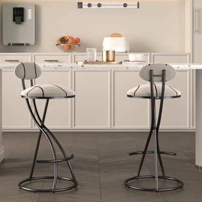 Tabourets de bar à hauteur de comptoir Kellum, de 2 rembourrés en velours, ergonomiques, repose-pieds, base stable, support de 220 livres, utilisation intérieure pour les tabourets de coin de restaurant 2, structure en métal noir et mousse 25D douce