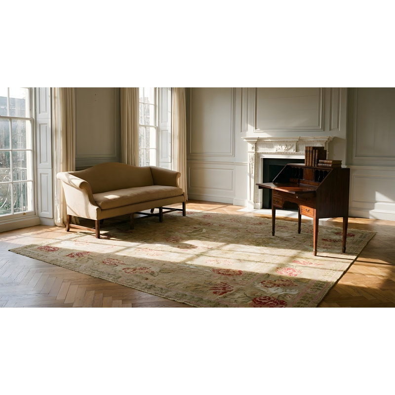 Antique Herekeh Turkish Knotted Rug