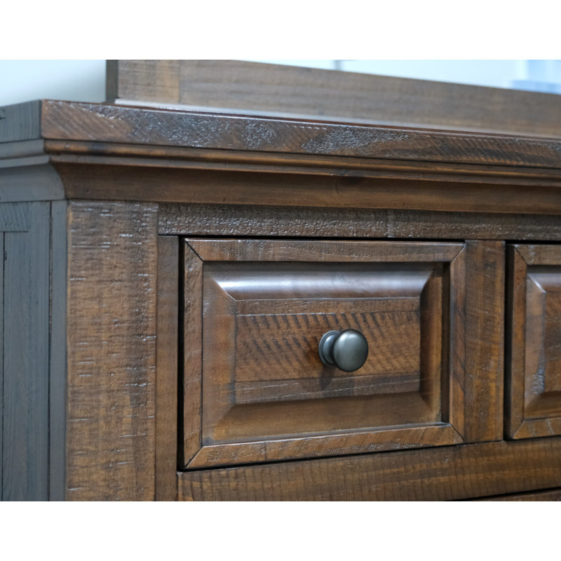 Commode brune à 7 tiroirs