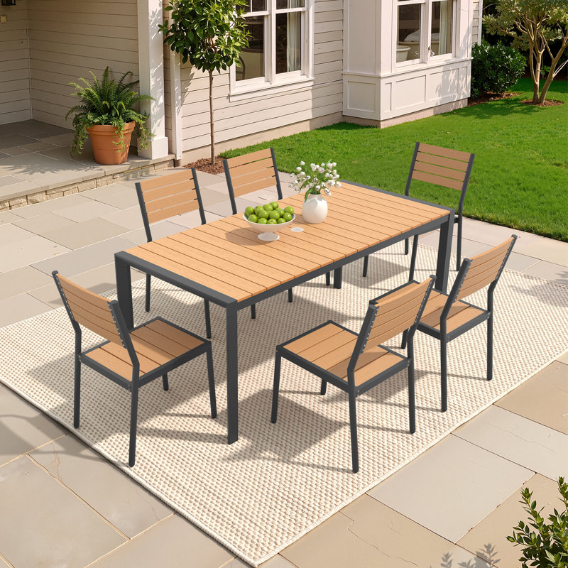 Table de salle à manger rectangulaire d'extérieur 71,4 po L avec trou pour parasol et structure en aluminium  , Brun