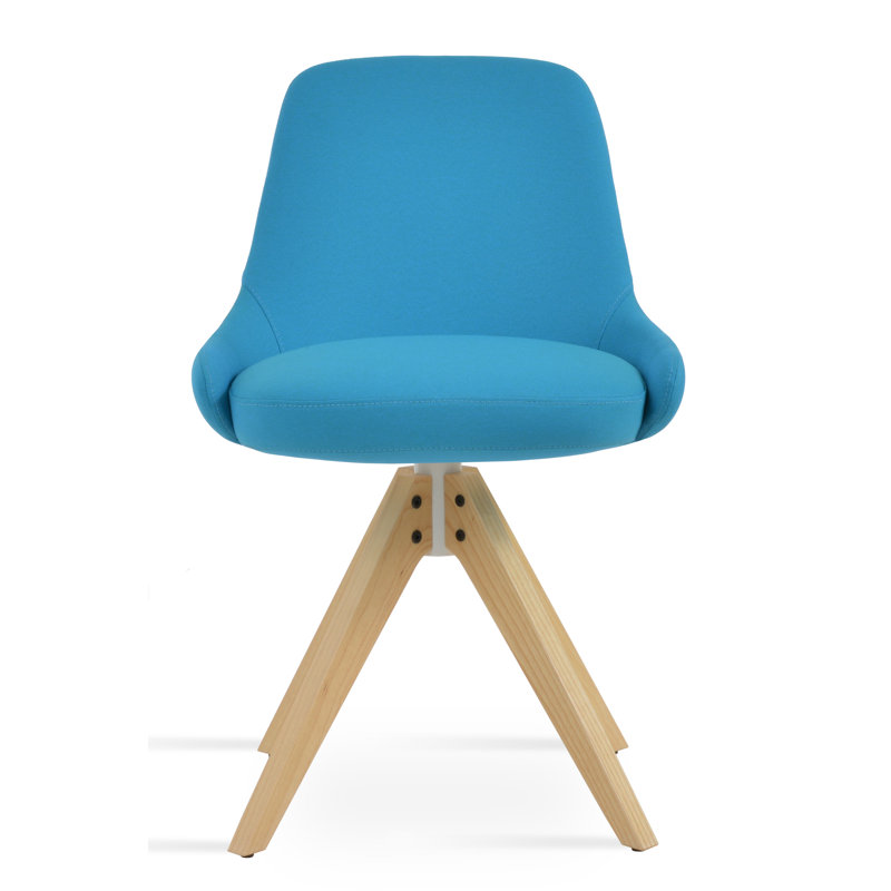 Fauteuil en bois en pyramide de regard