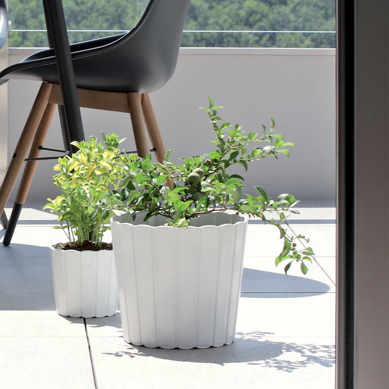 Cairns Pot Planter, White