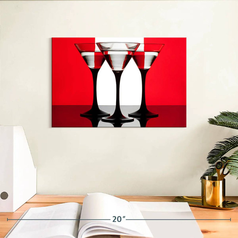 Yarlin trois cocktails Martini, H 8 po x l 12 po