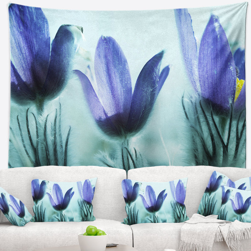 Tapisserie fleurs mauves à gros pétales, H 32 po x l 39 po