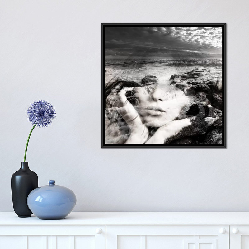 «Girl Sea I», impression sur toile, H 18 po x l 18 po x P 1,5 po, Toile avec cadre noir, Pas de tapis