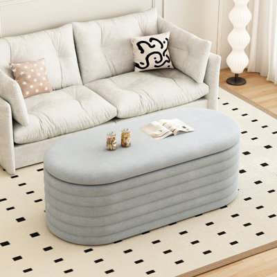 Banc de rangement gris de 40 po. Convient à la chambre à coucher, au salon, au vestibule. Fonctionne comme repose-pieds, siège, boîte. Tissu rembourré. Mousse. Charnière. Banc sans assemblage requis - 40 po. Pour le rangement supplémentaire Acts. Tissu de qualité