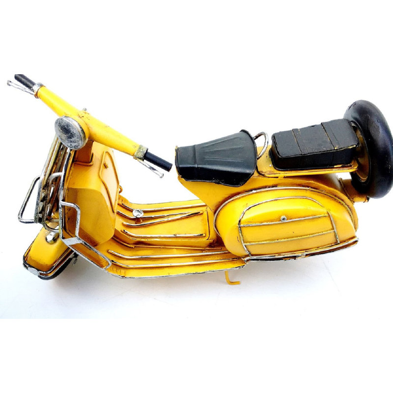 Alnwick Sports Figurines & Sculptures, Yellow