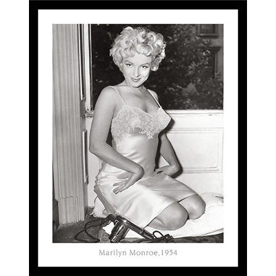 " Marilyn Monroe 1954 Goofy Grin In White Dress "