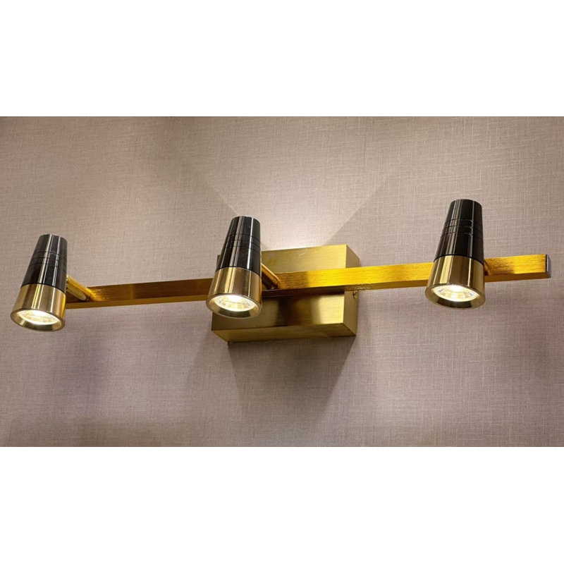 Éclairage pour salle de bain Aurora, H 7 po x l 21,3 po x P 7 po, Trois lumières
