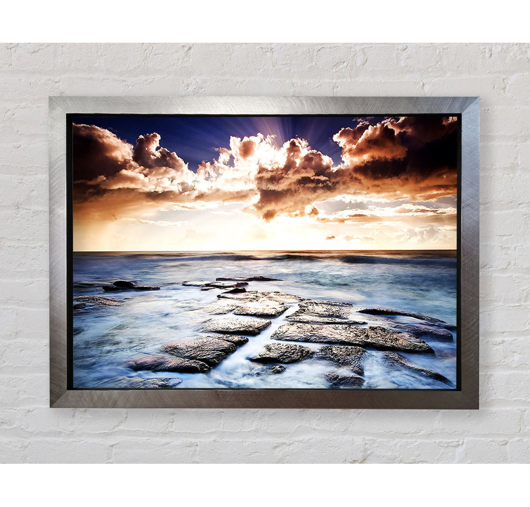 Ocean Shore Below The Clouds - Einzelne Bilderrahmen Kunstdrucke