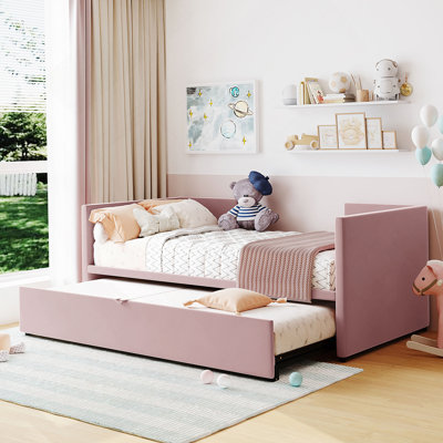 Upholstered daybed with Pop Up Trundle