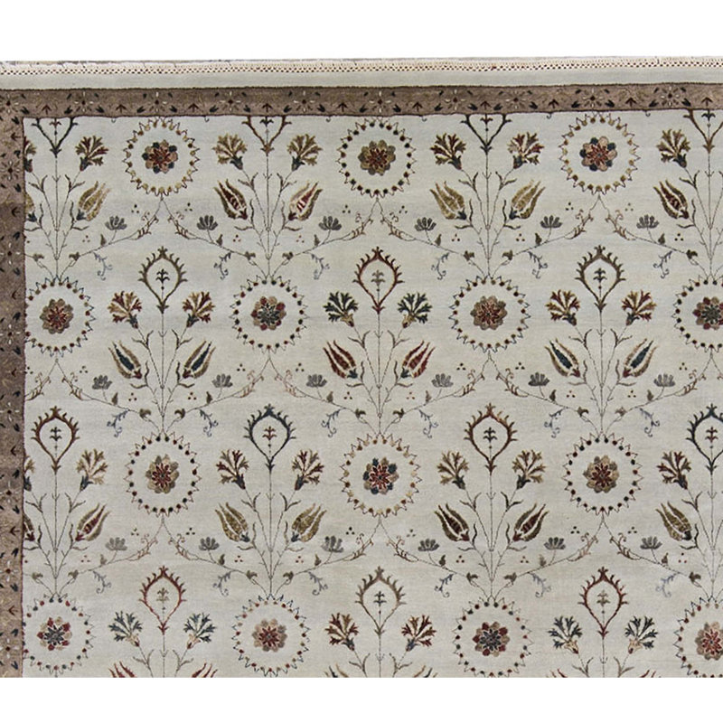Tapis ivoire noué à la main de haute qualité