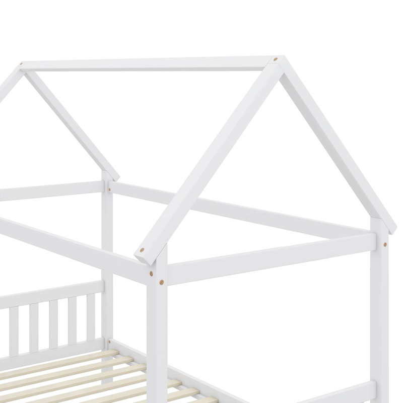 Lit simple de style maison avec tête et pied de lit, White