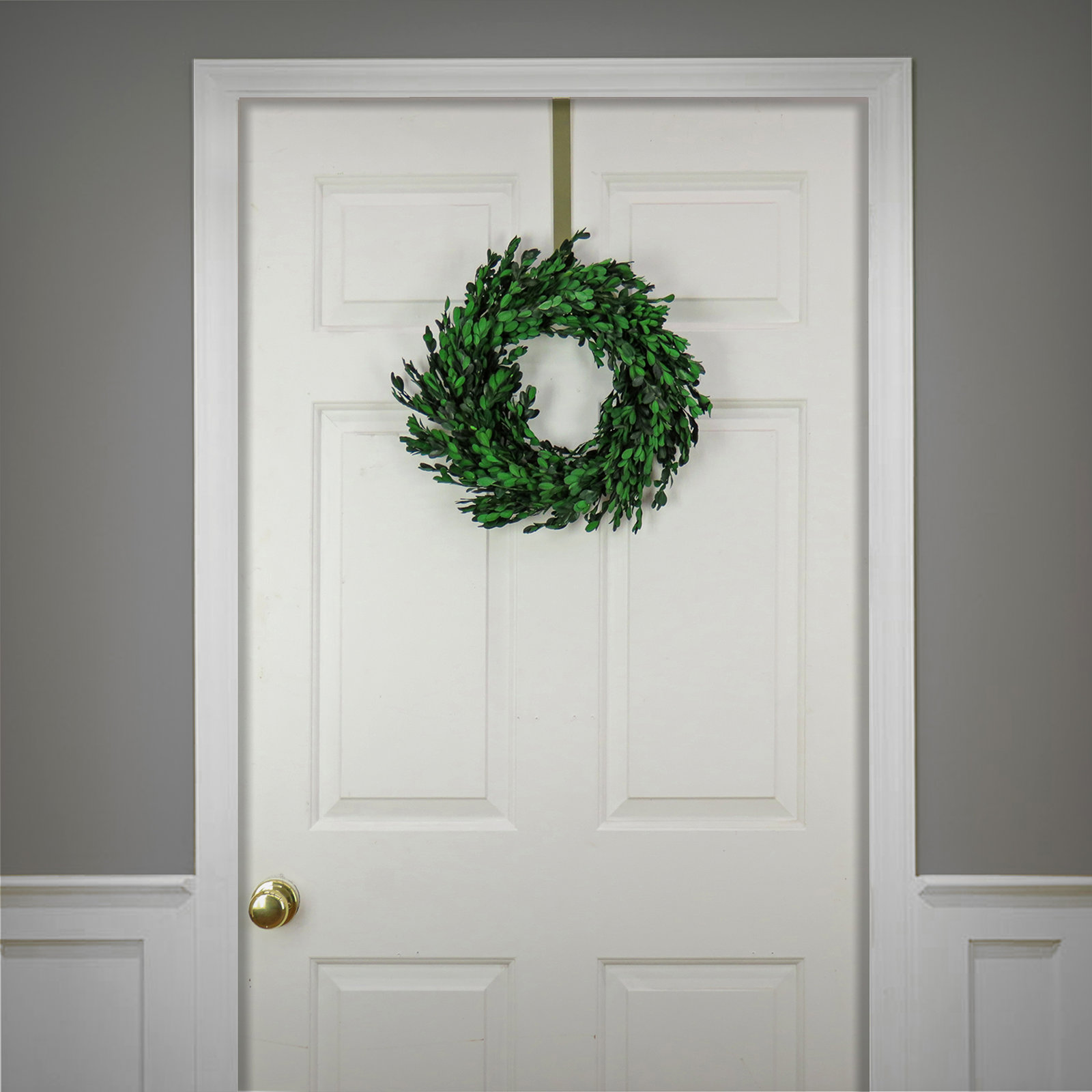 18" Boxwood Wreath